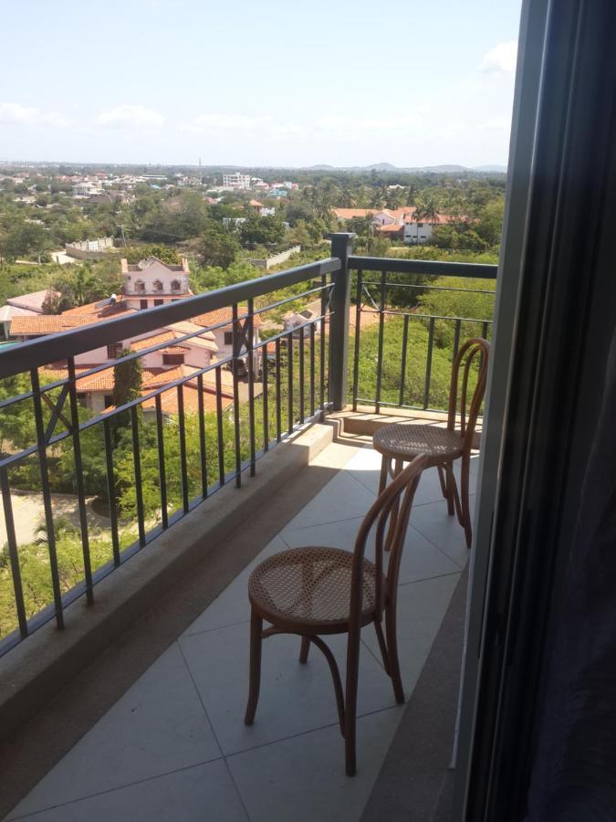 Shanzu Beach Apartment With Stunning Ocean View Mwakirunge Luaran gambar
