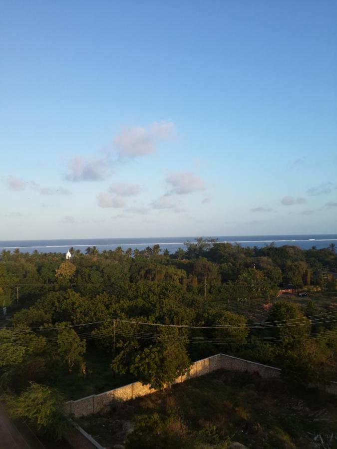 Shanzu Beach Apartment With Stunning Ocean View Mwakirunge Luaran gambar